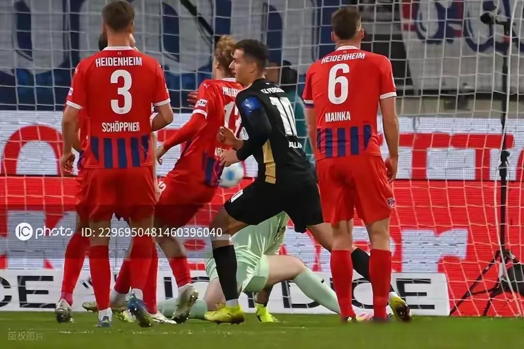 欧博体育关于冲刺阶段西汉姆临场应变：德甲节点到来，球迷炸锅，年轻球员获得机会的信息