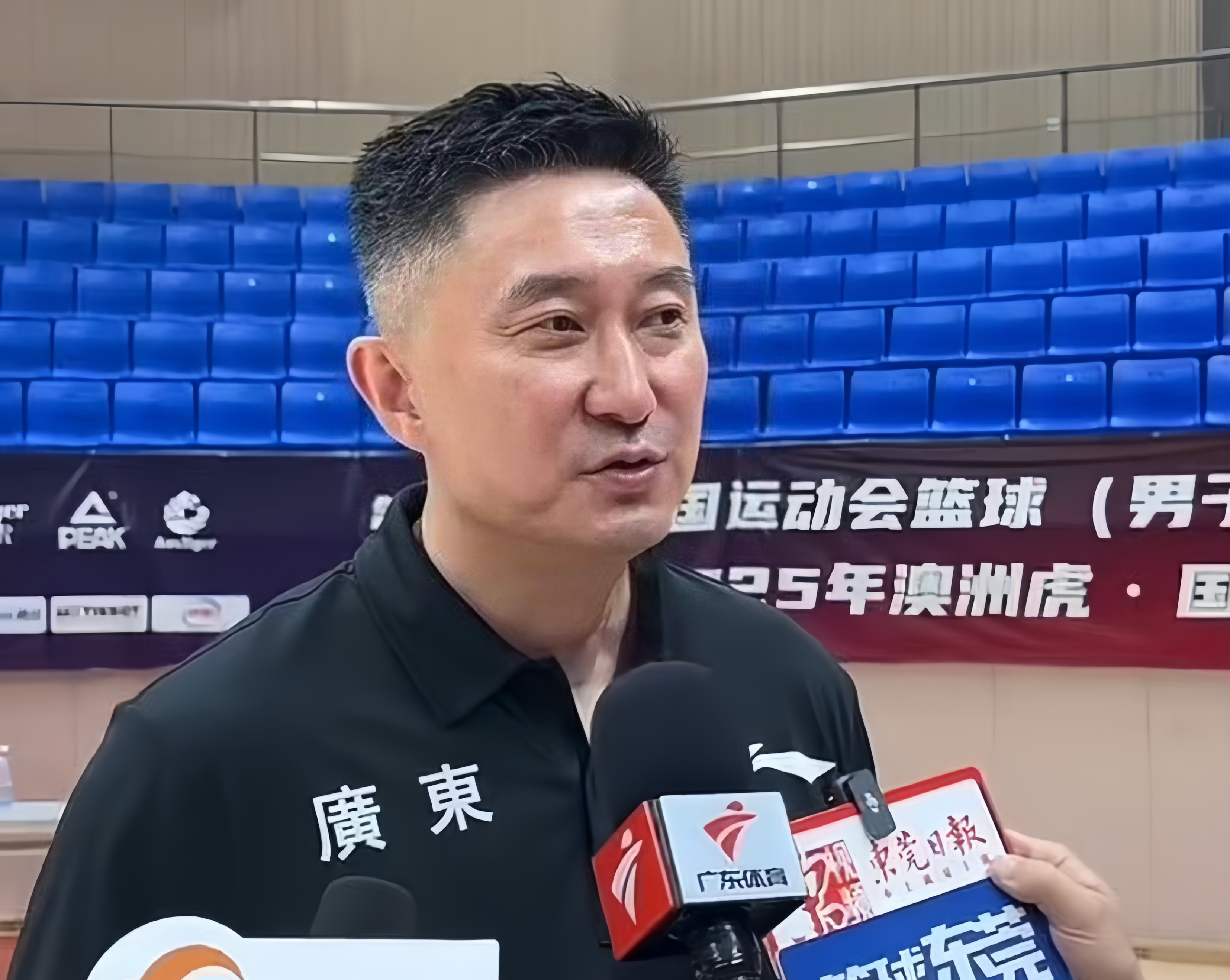 欧博体育包含荷甲赛前再迎强敌；广东宏远扳平良机；主帅态度——震撼外界；临场指挥获称赞的词条