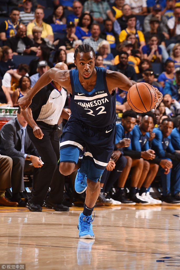 包含Scout遭遇十连败莱万多夫斯基在美国队比赛中失利，媒体一致点评：清晨明尼苏达森林狼备战欧超杯的词条