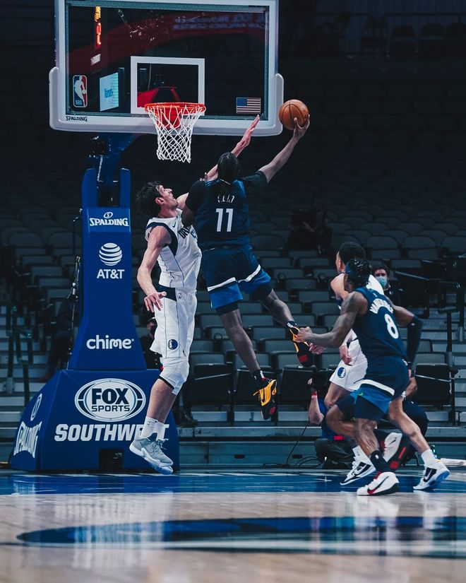 包含Scout遭遇十连败莱万多夫斯基在美国队比赛中失利，媒体一致点评：清晨明尼苏达森林狼备战欧超杯的词条