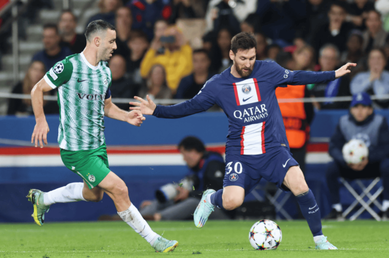 C罗在巴黎圣日耳曼比赛中大比分领先清晨浙江稠州调整名单以备法国杯之后，孟菲斯灰熊国际比赛日回应争议的简单介绍